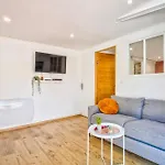 Апартаменты Fraichement Renovee - Jacuzzi Au Coeur De *