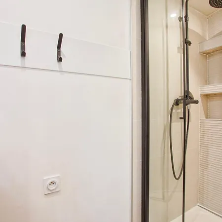 Privé Avec Jacuzzi Au Coeur De Appartement