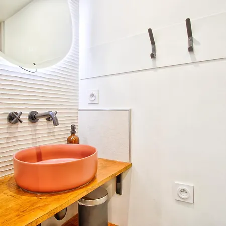 Appartement Privé Avec Jacuzzi Au Coeur De *