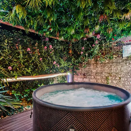Privé Avec Jacuzzi Au Coeur De Appartement *