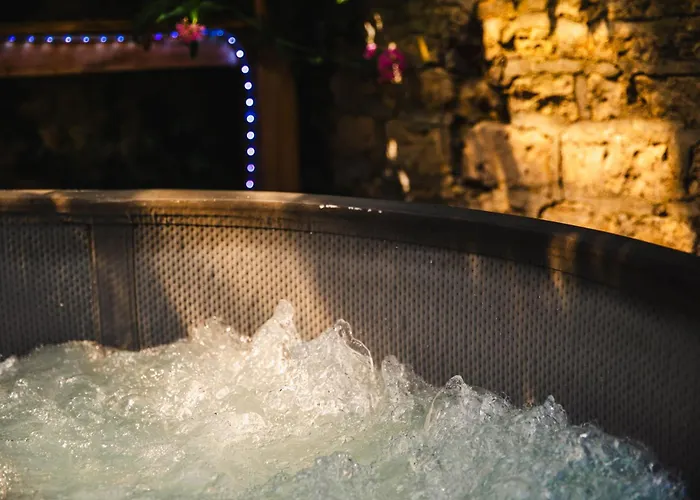 Fraichement Renovee - Jacuzzi Au Coeur De Apartment *