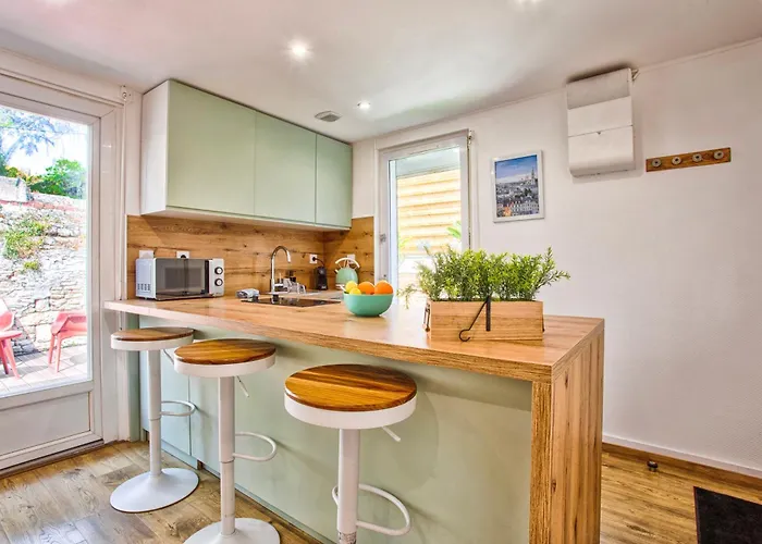 Fraichement Renovee - Jacuzzi Au Coeur De Apartment *