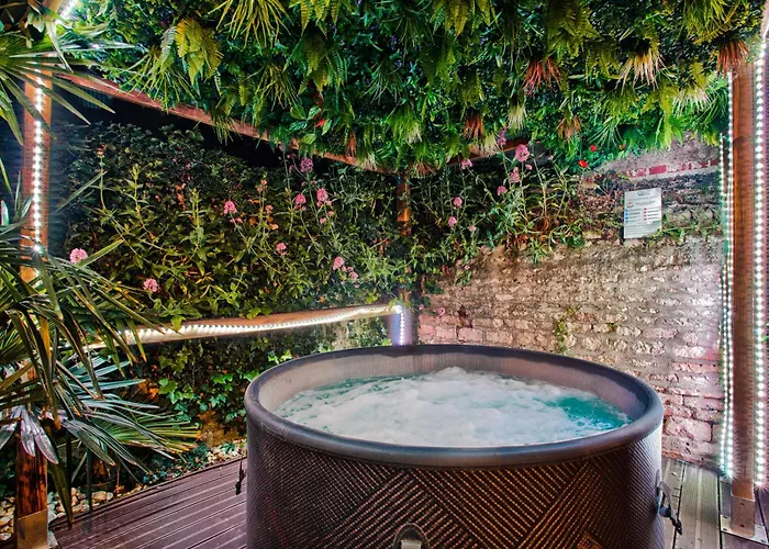 Fraichement Renovee - Jacuzzi Au Coeur De Apartment *